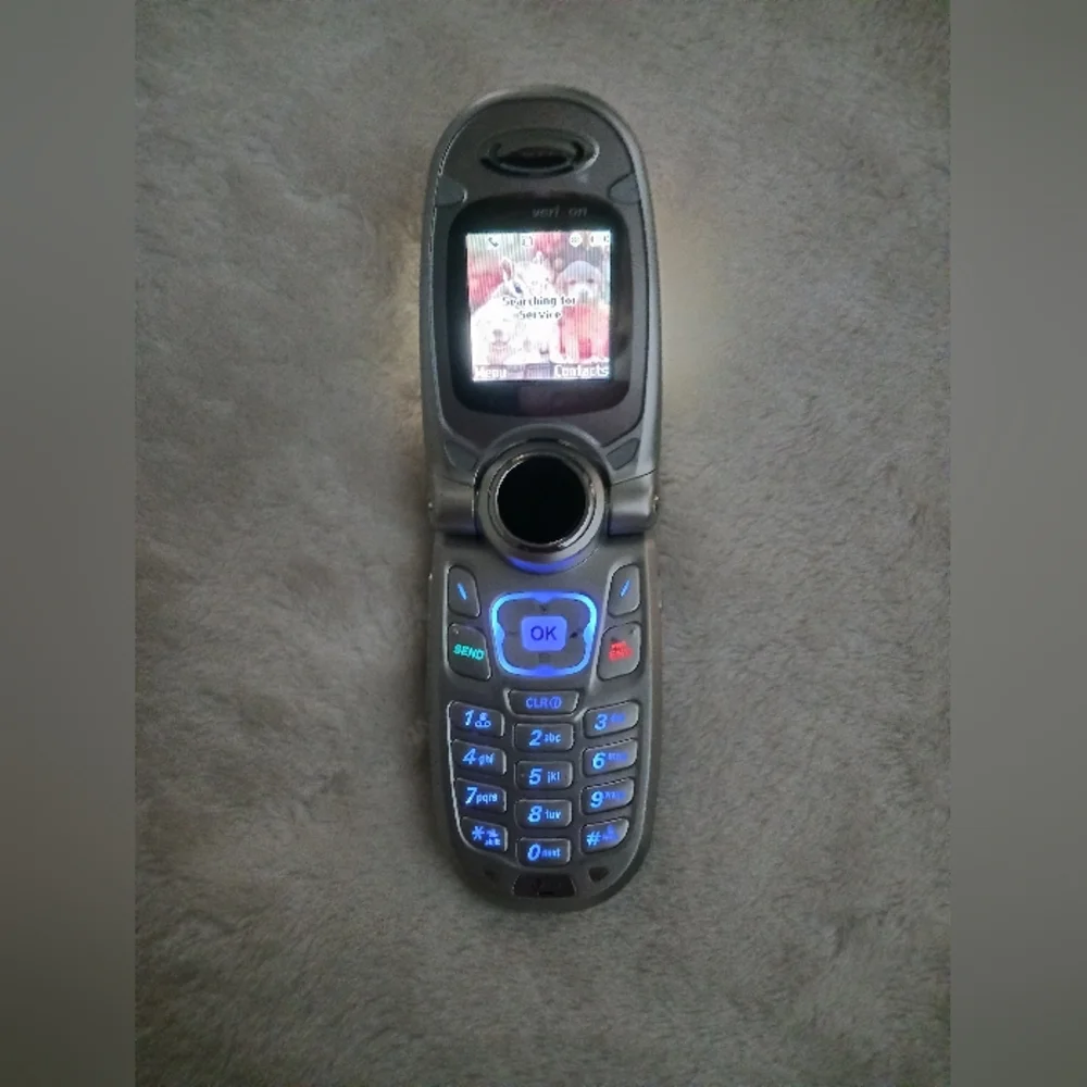 LG vintage compact